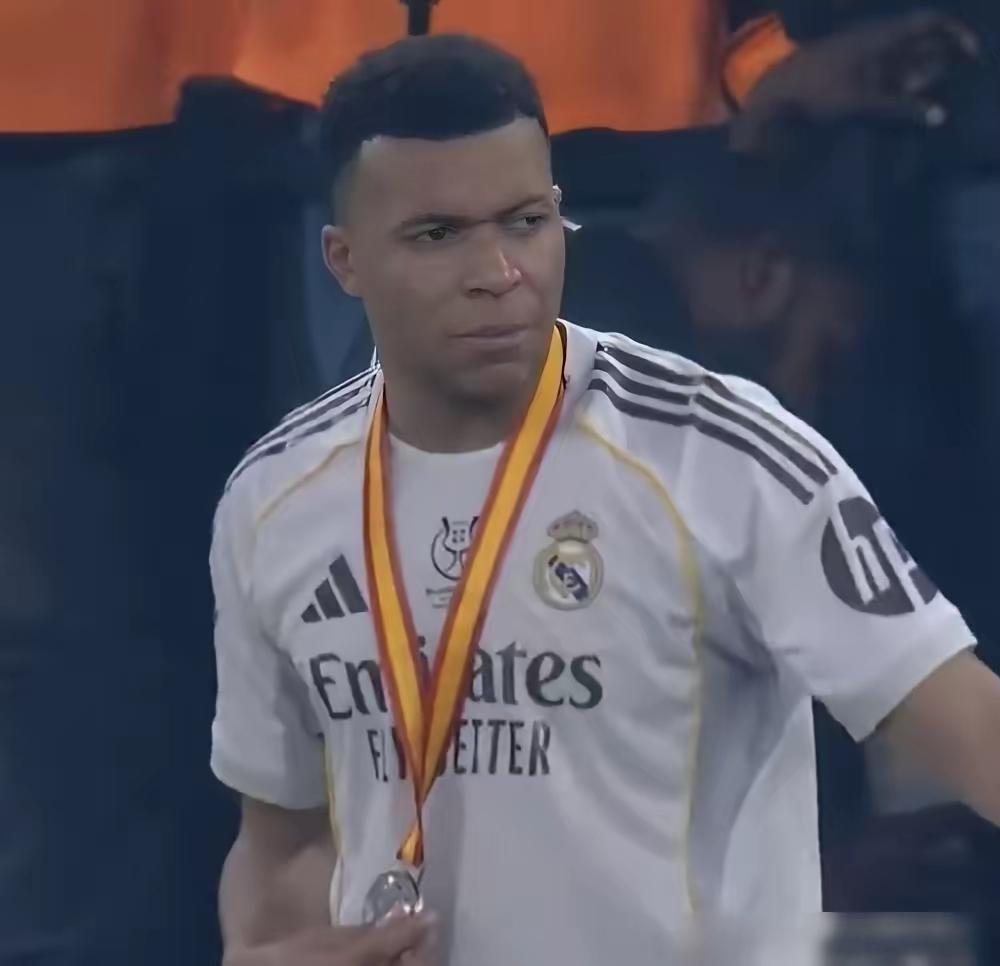 姆巴佩在皇马的“权利”越来越大，这不是好事……！姆巴佩认为自己已经是皇马队内