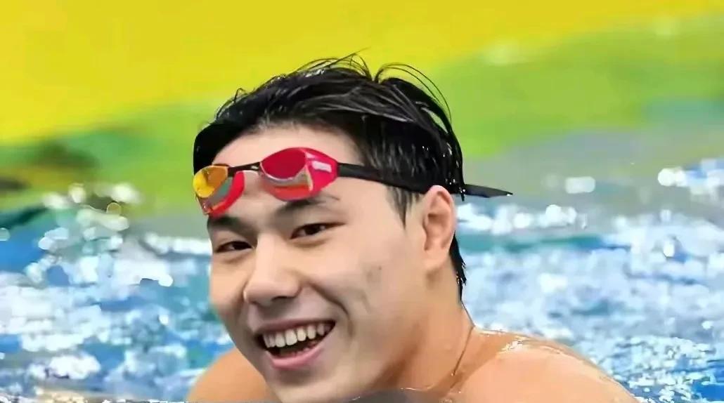 覃海洋加冕双冠王新加坡游泳世锦赛，男子200米蛙泳决赛刚刚结束了最后的争夺，获