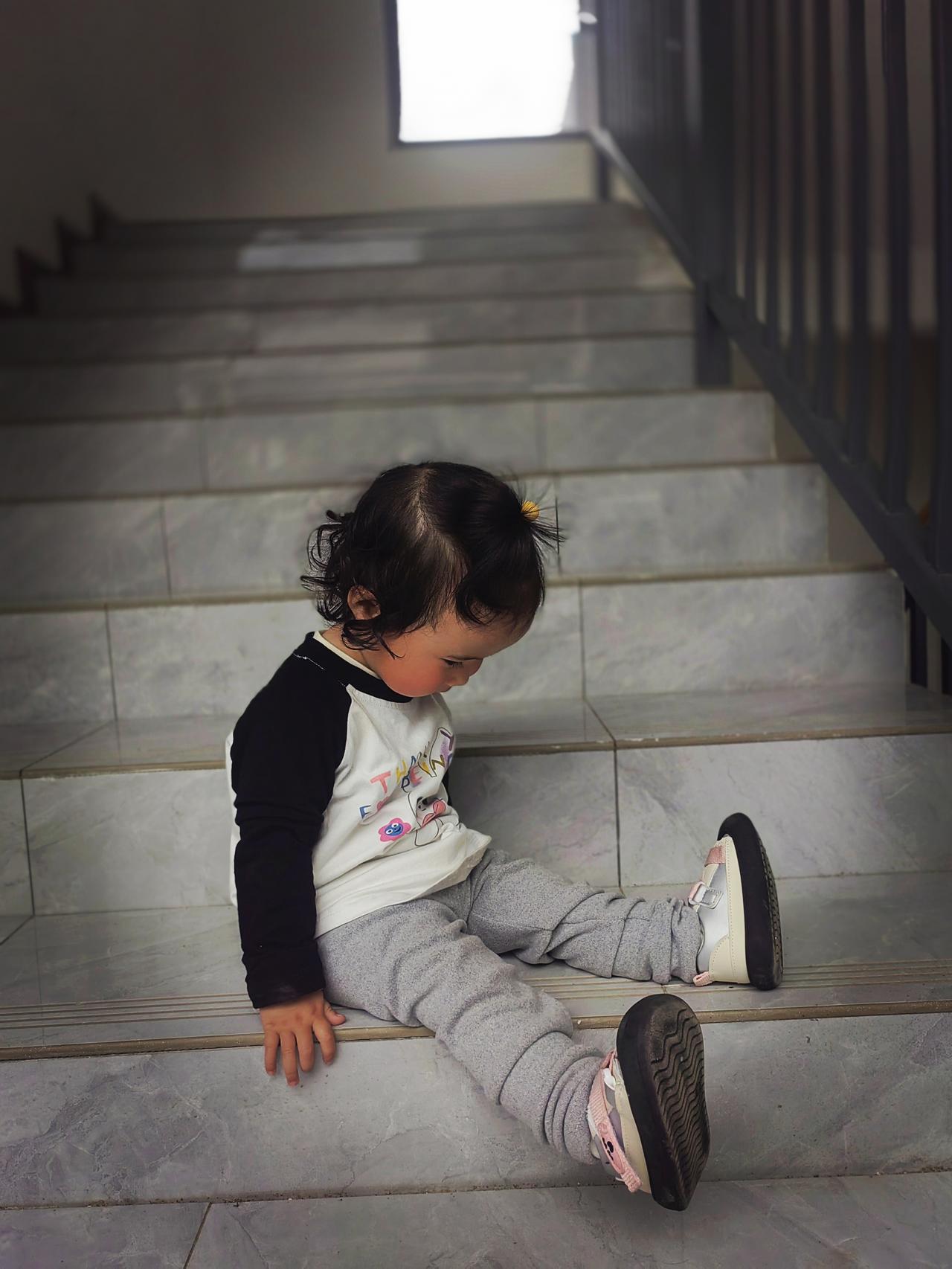 我发现了一个秘密无论是男人还是女人但凡在家里待不住、总想着往外跑的人十有八