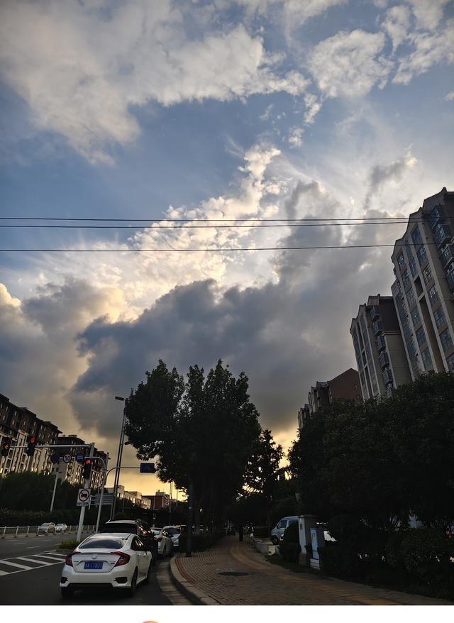 手机摄影如何拍好夜景？手机夜景总缺少层次？几个简单方法提升画面质感很多人拍夜