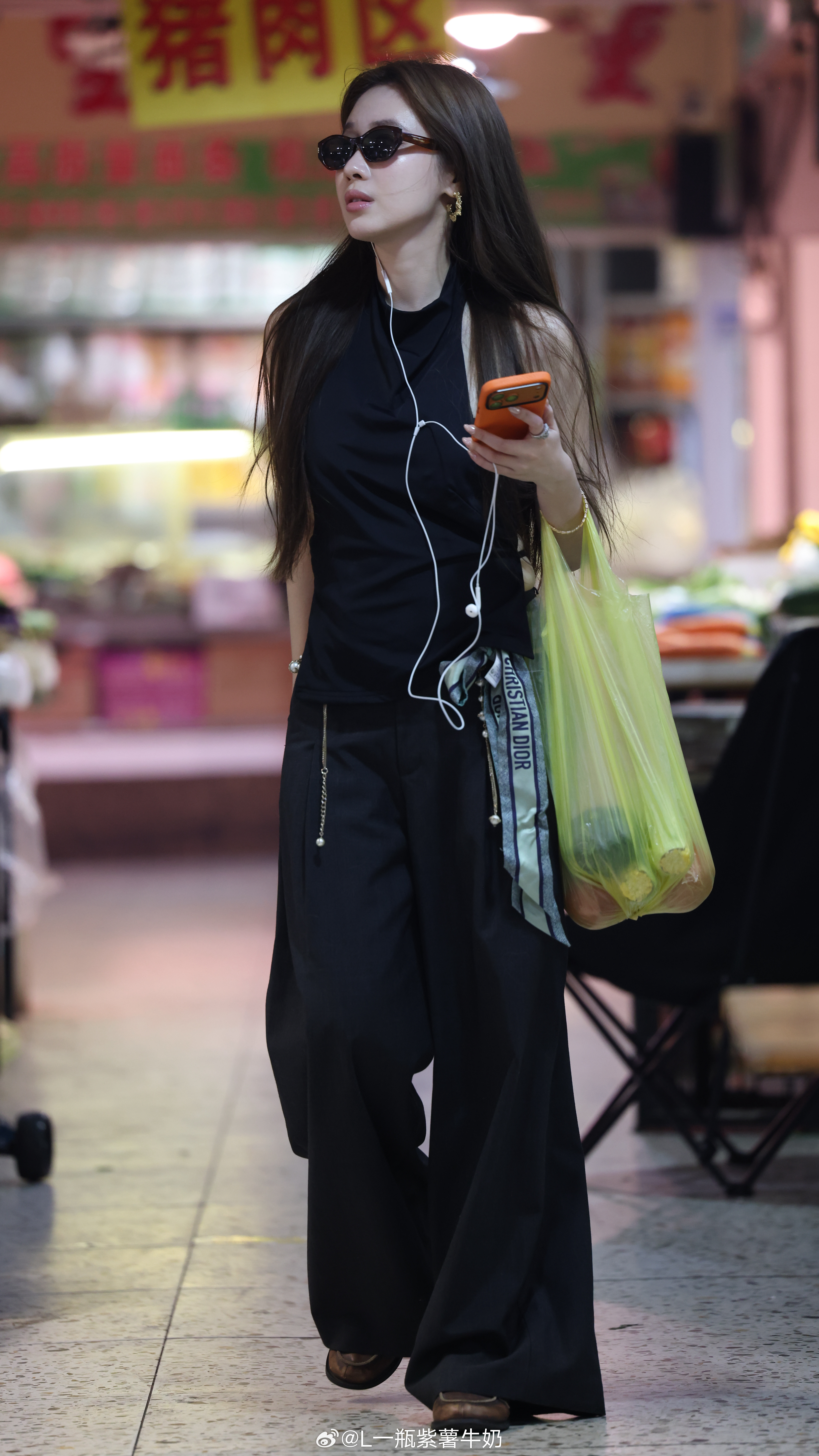 我背巴黎世家新包养你啊