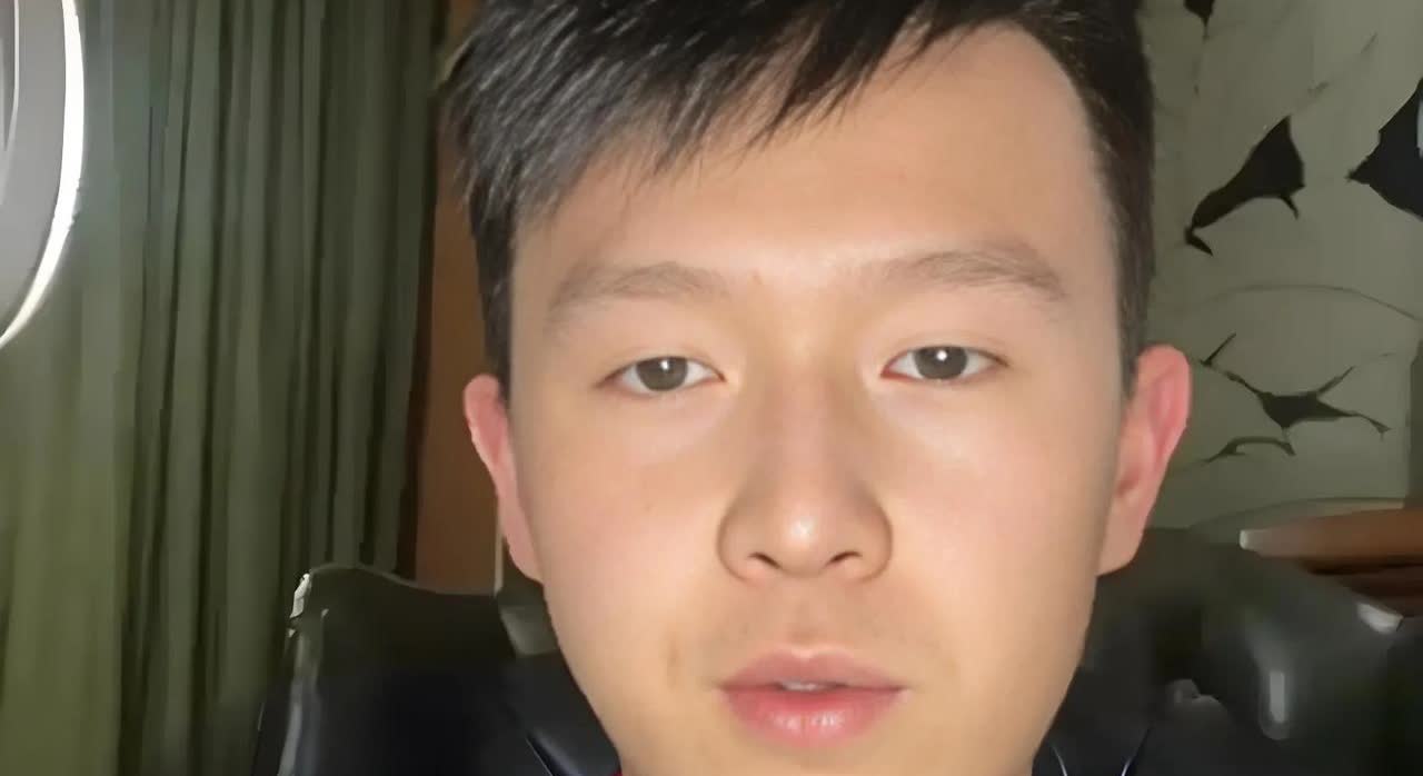 英如镝四次咄咄相逼，是忍？是敌？忍，没道理！敌，是弟弟！巴图使出乾坤大挪
