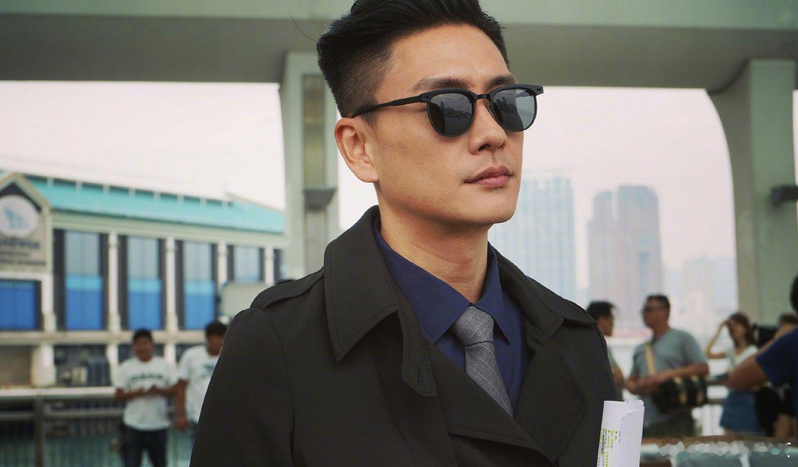 黄宗泽被开价5亿聘金当女婿黄宗泽自曝经纪人收到一则工作接洽信息。对方自称某公司