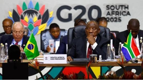 G20突然少了一国！南非硬刚美国“退群”，全球南方不忍了？据多家外媒报道，近