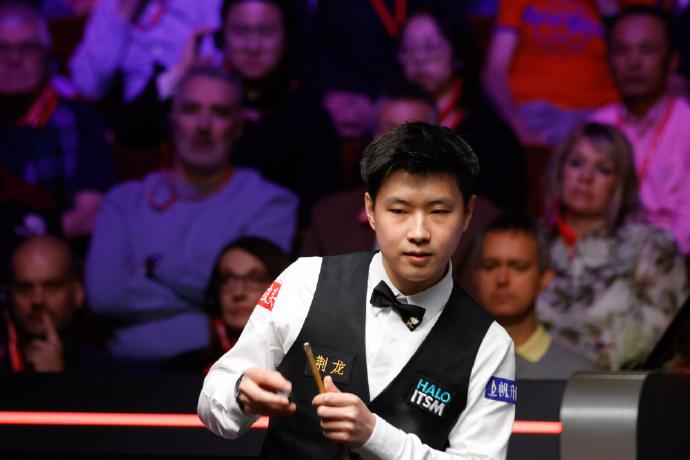 还有问吗？赵心童去年已经成为了世界冠军，今年到现在为止，把包括世界排名第一的