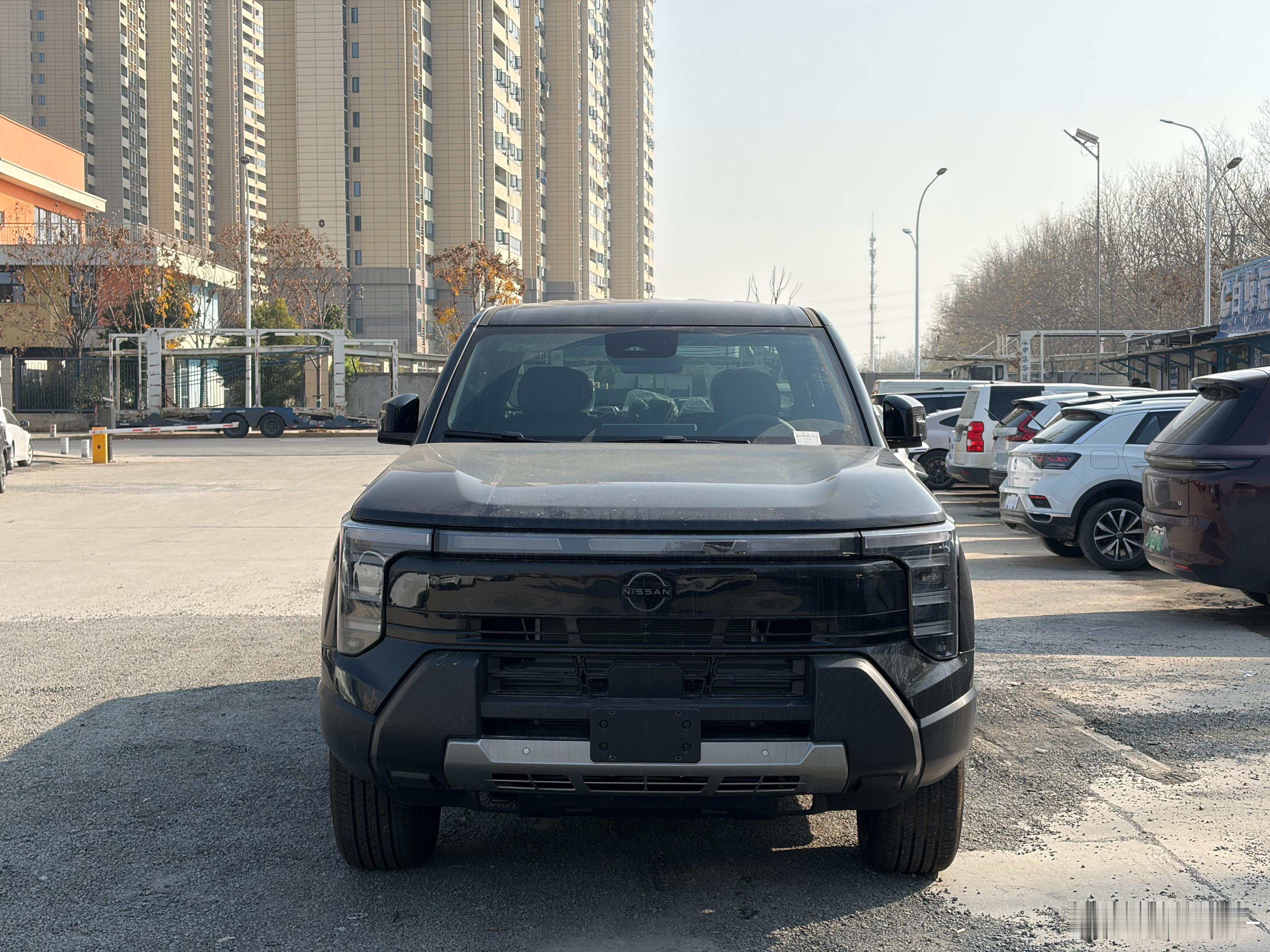 尼桑FrontierproPHEV中文名字叫锋坦听名字看尺寸应该是泰坦的