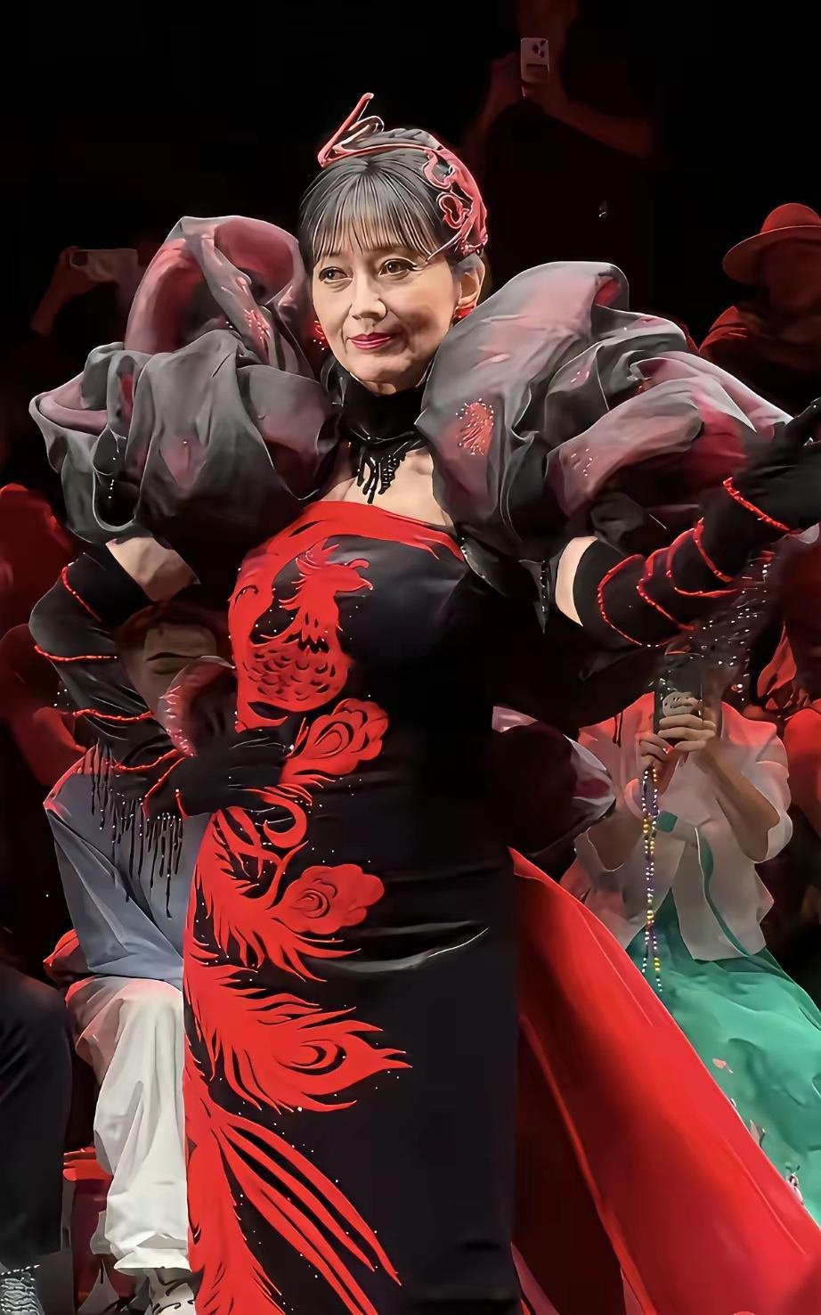 赵雅芝终于能看出年龄了，以前的美颜滤镜太大了。​​​