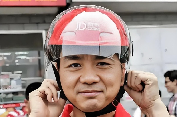 刘强东回应凑鸡蛋上大学又看到了原来大强子说的那句话，76个鸡蛋和500块让他走