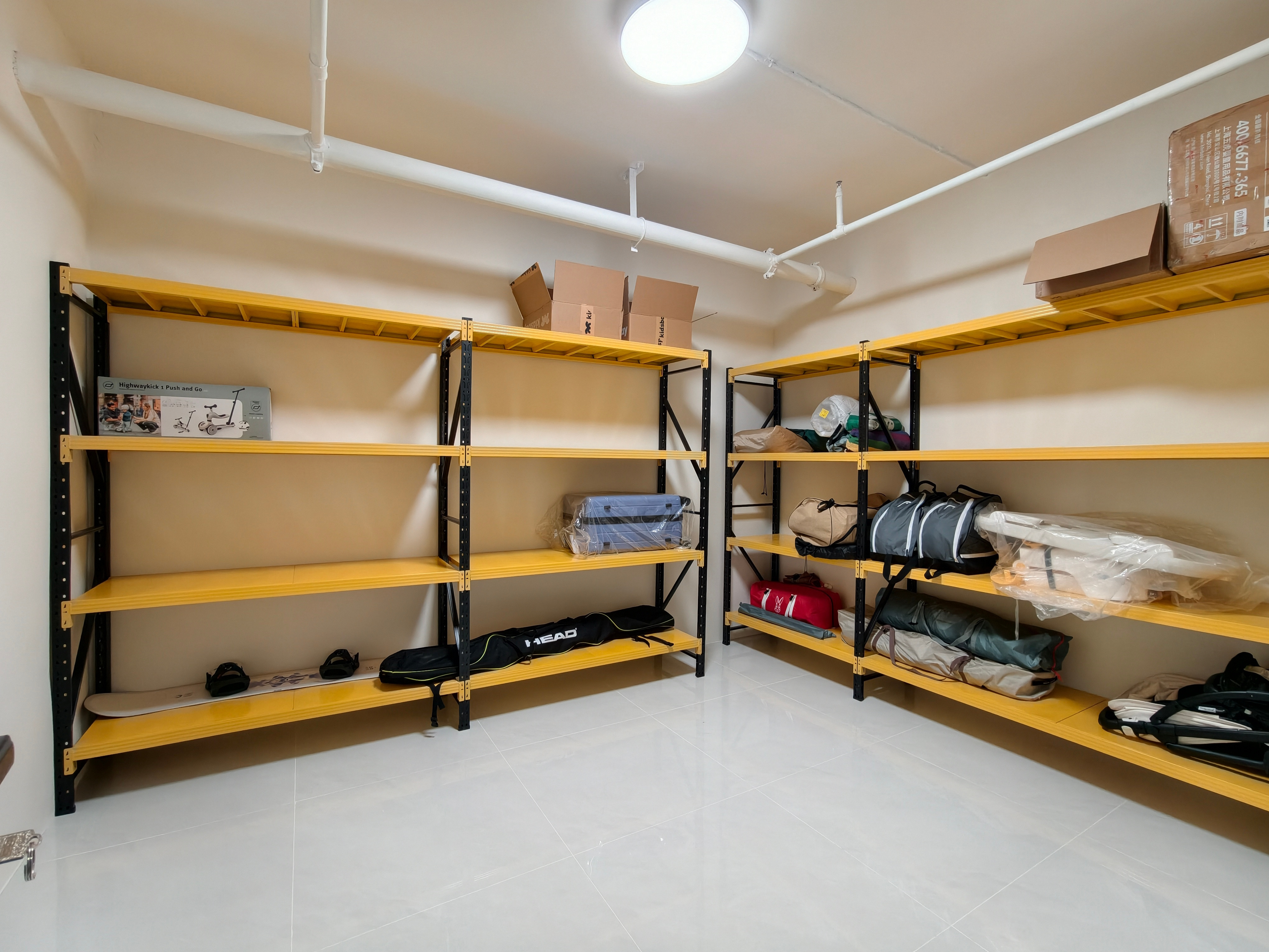 新房子送的地下室大概12平方已经率先装好了这个空间我可太喜欢了