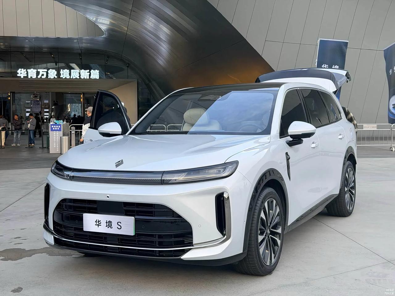 你不得不相信，这就是现实：电车30万：使用10年，电费1万，卖1.5万；油车