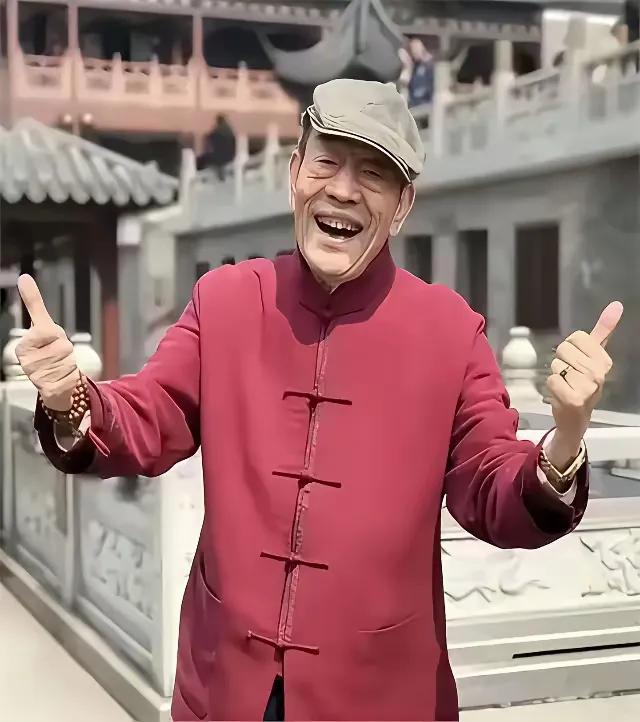 杨少华五个儿子在老人家走后很讲究排场，送行的车队是​21辆劳斯莱斯开路，排成三列