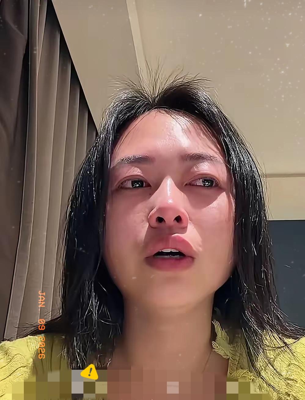 这种败家媳妇，换了我是她老公，我先抽她几个大嘴巴！一家四口人，自己又不上班，买