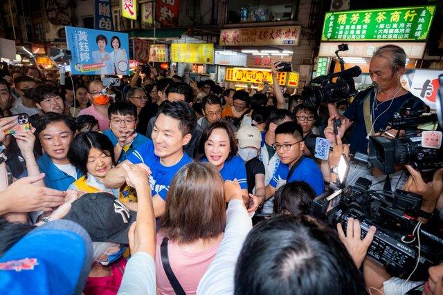 民进党炒热“洋流”，可能产生像大罢免时的反作用力民进党台北市长参选人沈伯洋掀起