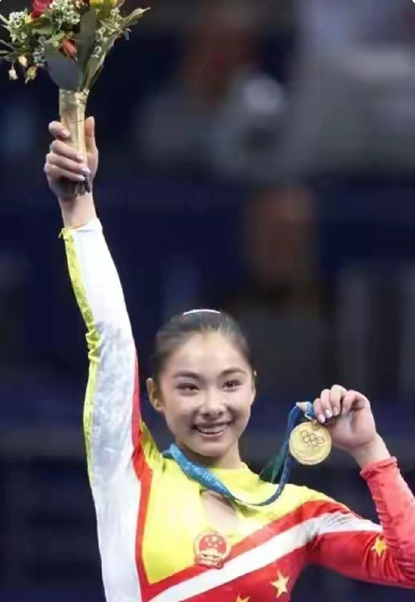 刘璇活成了人生赢家的模样谁能想到当年悉尼奥运会平衡木上惊艳全场的体操女神刘