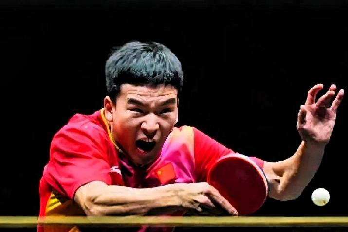 一、他有哪些成为栋梁的硬资本？1. 正手暴力，体能是天赋壁垒23岁的年