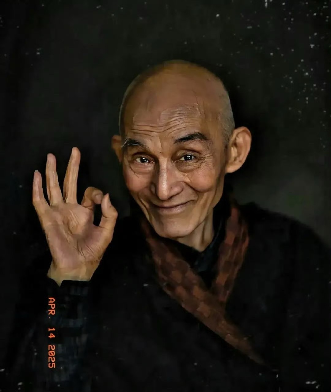做好这8条惊艳所有人1、关闭自己的轨迹，如：运动步数，动态，不要让别人知道自