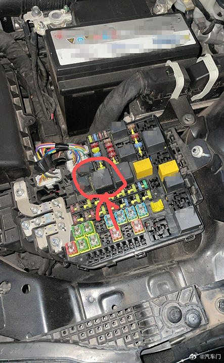 车主投诉【红旗H5经典发动机无法熄火要求厂家解决】车主刘先生向汽车门网投诉称，他