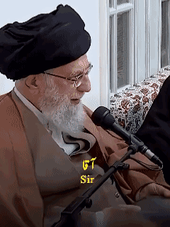 刷到一个哈梅内伊以前的视频。小男孩：先生，你能祈祷我以后成为一个烈士吗。哈梅