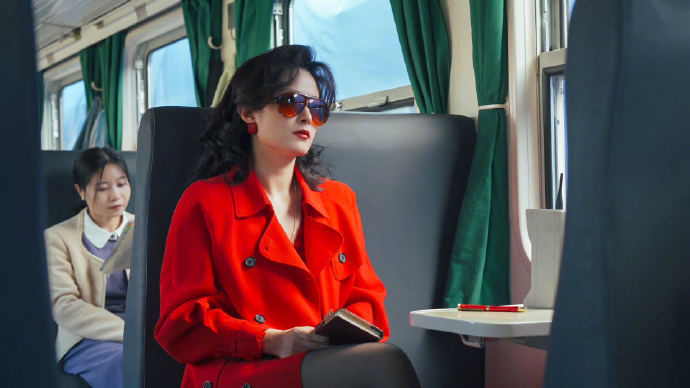 徐百慧新剧怒扇唐嫣耳光哇塞！徐百慧新剧《人之初》里扇唐嫣耳光这幕太带感了，两人