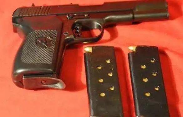 “警察同志，我枪丢了！”1979年，石家庄站的民警突然接到一解放军战士的报警，同