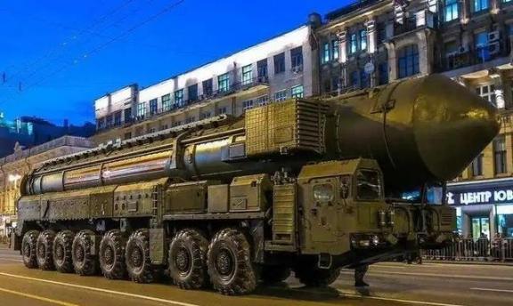 为什么俄罗斯不敢用核武器？不夸张的说，俄罗斯宁愿投降，也不敢先用上核武器。俄罗斯
