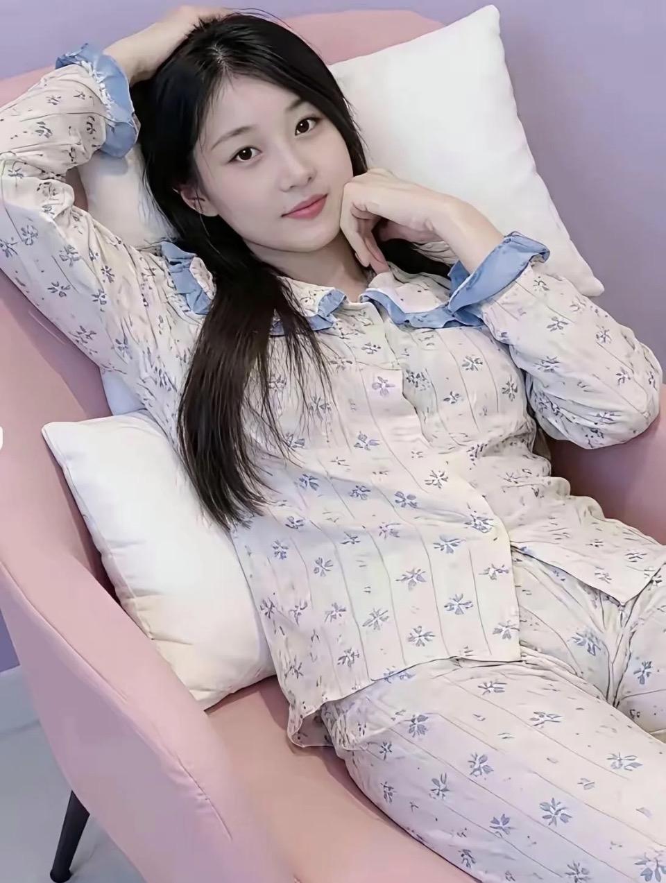五一玩嗨后的真实状态！累到直接开启居家躺平模式✨碎花软乎乎睡衣一穿，窝进温柔的