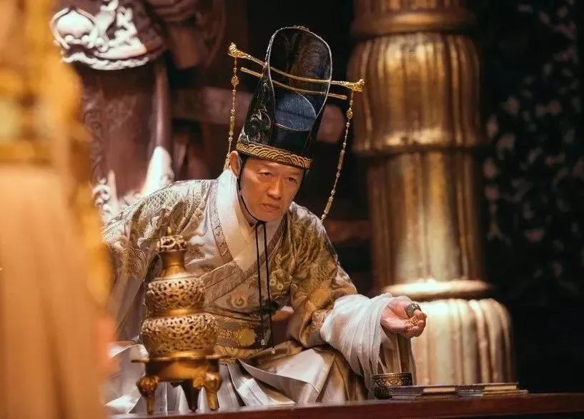今日话题：如果魏忠贤没死还能拯救大明吗？？？网友甲：明军满饷不可敌，魏忠贤不