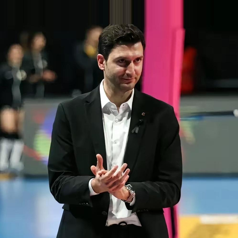 别担心，小小亚锦赛轻松拿捏，有拦网女神王媛媛和副攻出身的吴梦洁把持，小日本女排能