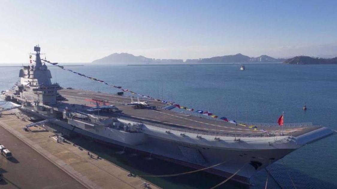 “养航母”到底有多费钱？这么说吧，山东舰常年驻守着3000多名官兵，为了保证舰上