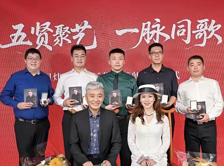 相声界传喜讯，周炜收徒，师父姜昆莅临捧场！说起相声演员周炜，在公众印象中，声