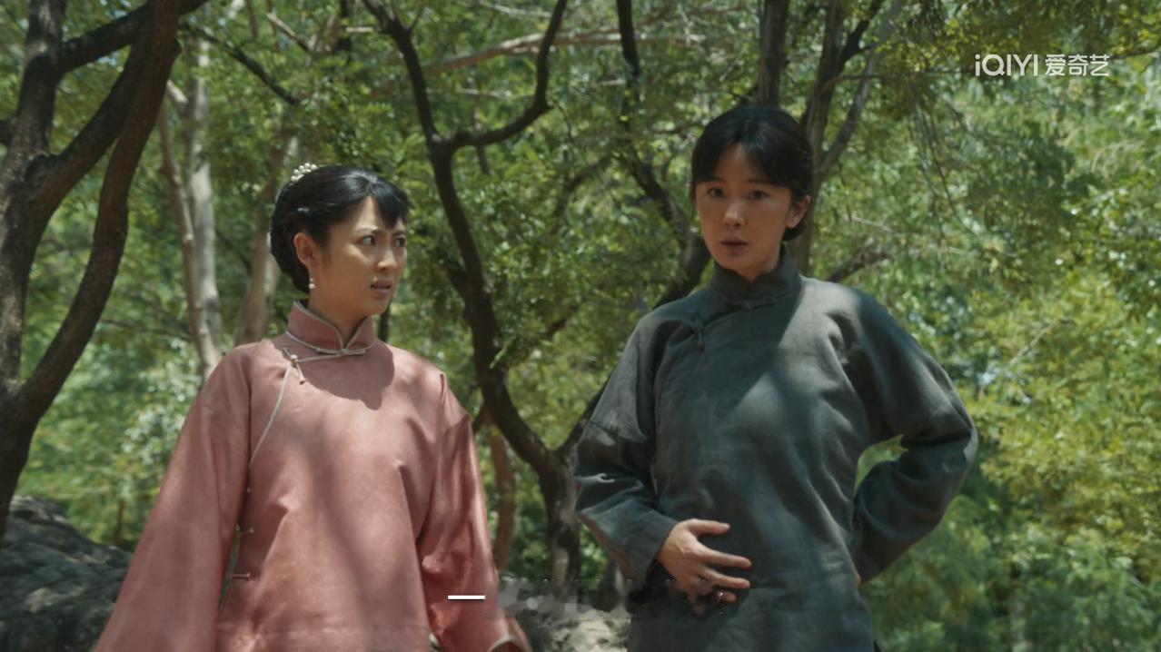 《生万物》中，为何费左氏给老公公娶十九岁的老婆传宗接代，人人夸她德行高尚，而宁学