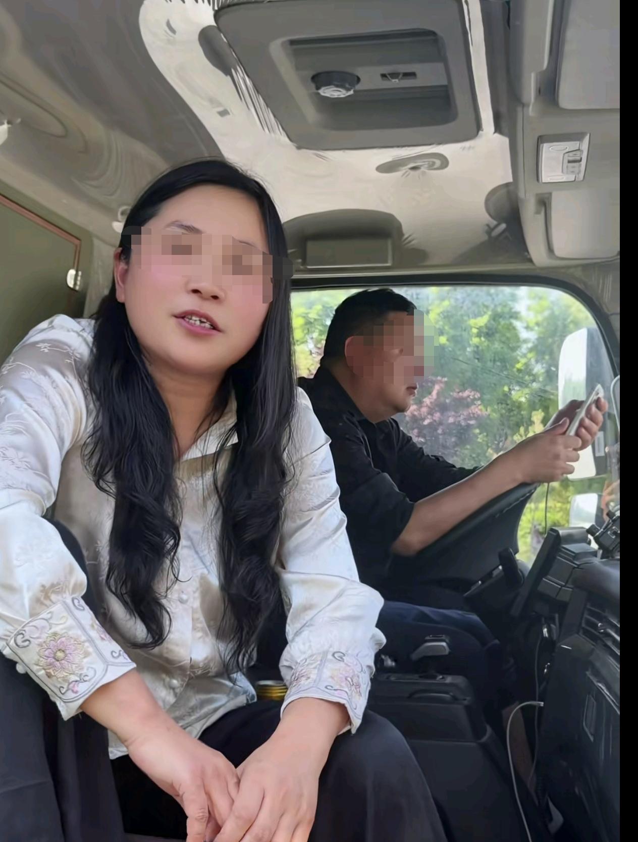 近日，陕西西安。女子吐槽民宿订五间房房东只给四间，误入一楼院子内一园子后，被索要