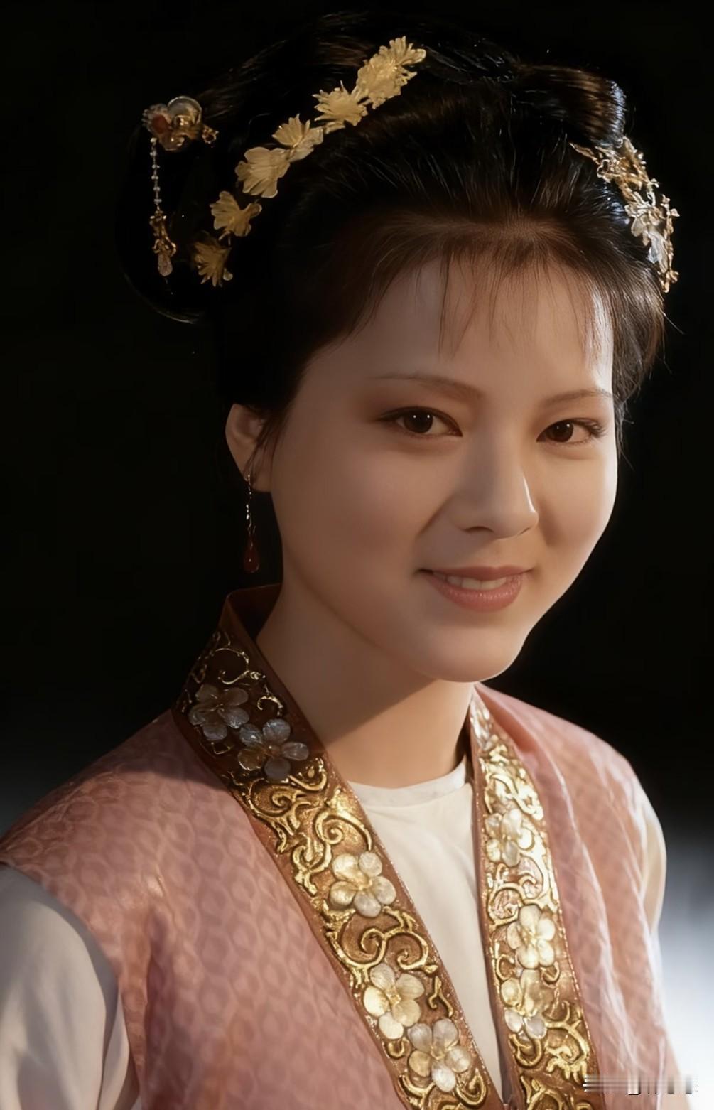 其实我很理解《红楼梦》里的袭人为什么总有争荣夸耀的心。她小时候是被父母卖掉的。