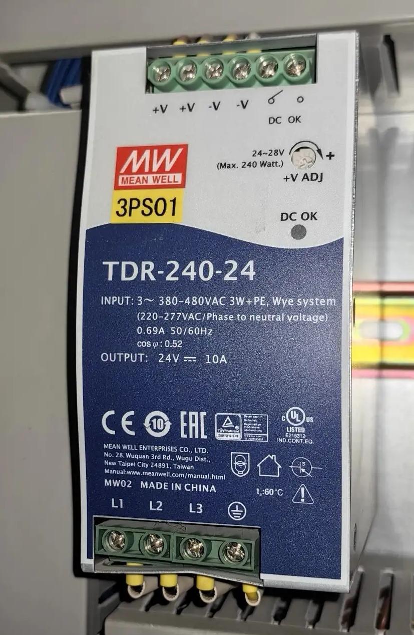 一个持证的电工，竟然不认识这个常用的器件！我们小区旁边的学校缺保安，熟人介绍我