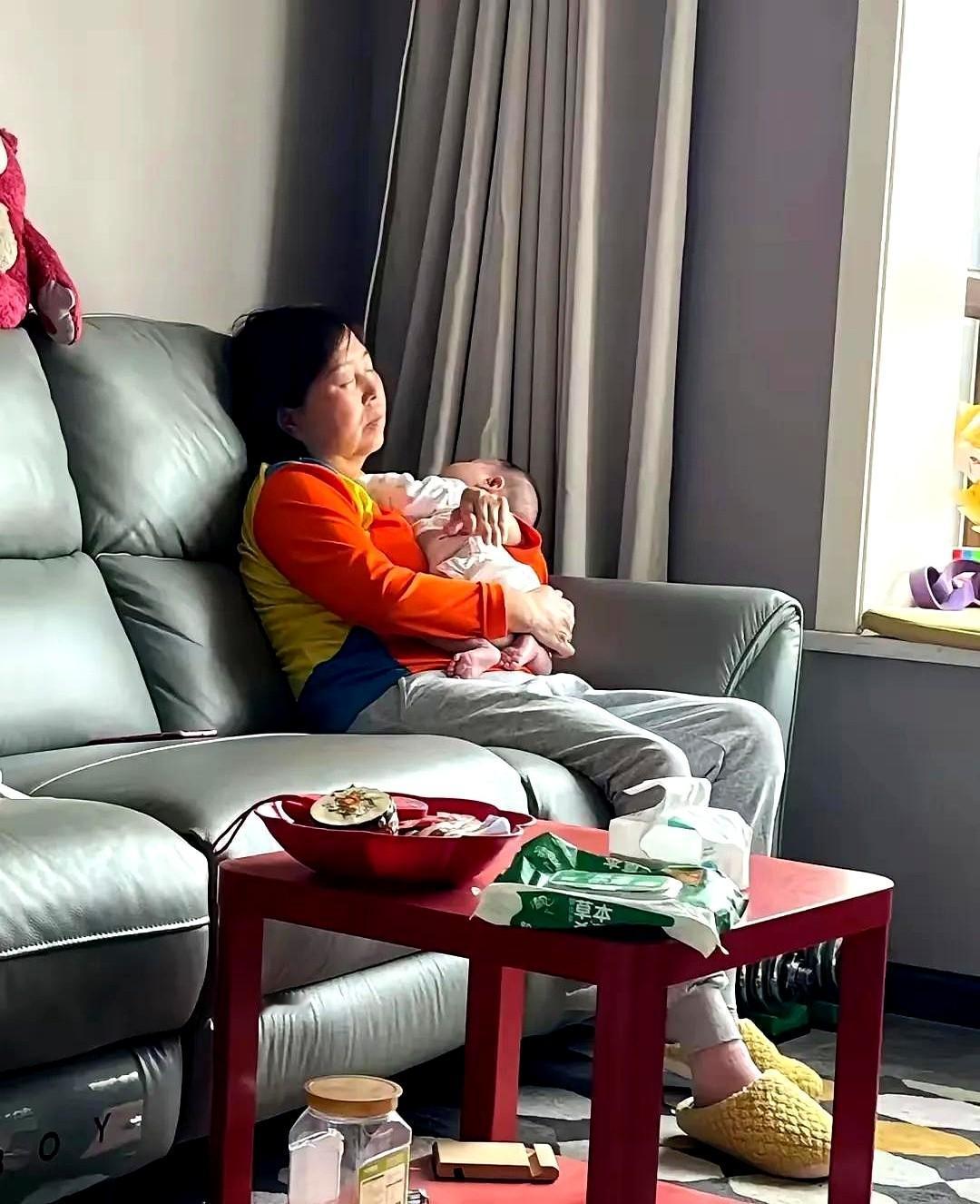 女儿说，五一要去贵州玩我就说了一句话，有钱不女儿说，有钱那天路过女婿单位