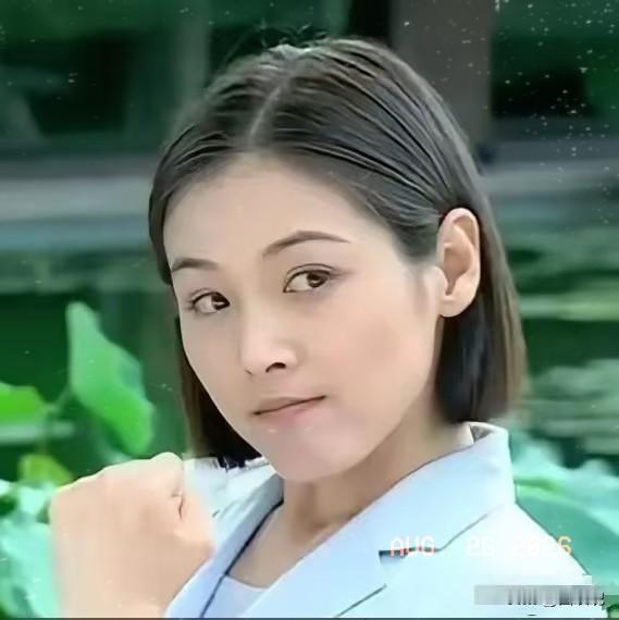 “男人婆”张延，引发热议8月26号，许久没见的张延罕见冲上了热搜，不是因为有新