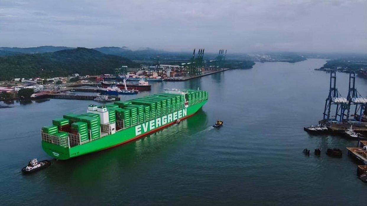 巴拿马运河两大港口已彻底瘫痪！长和团队被武装驱逐，注意：巴拿马政府赶走的可是专业