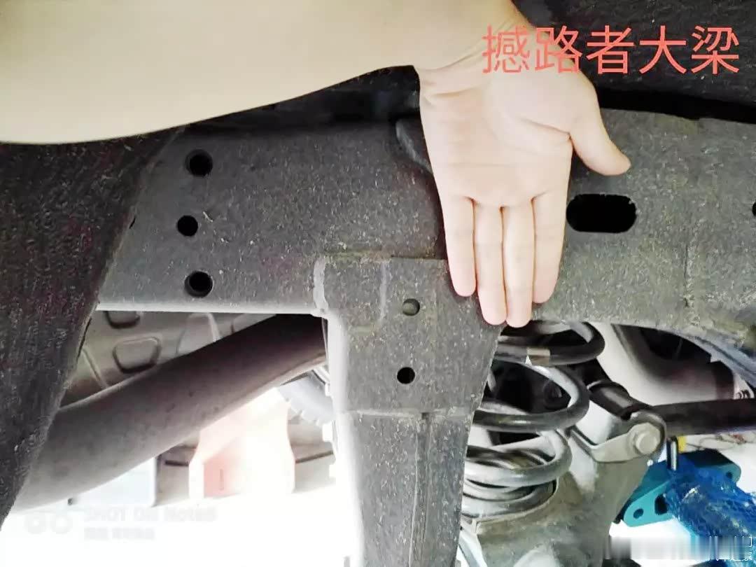 肉眼评估大梁强度，哈哈哈撼路者结实且无敌！福特撼路者