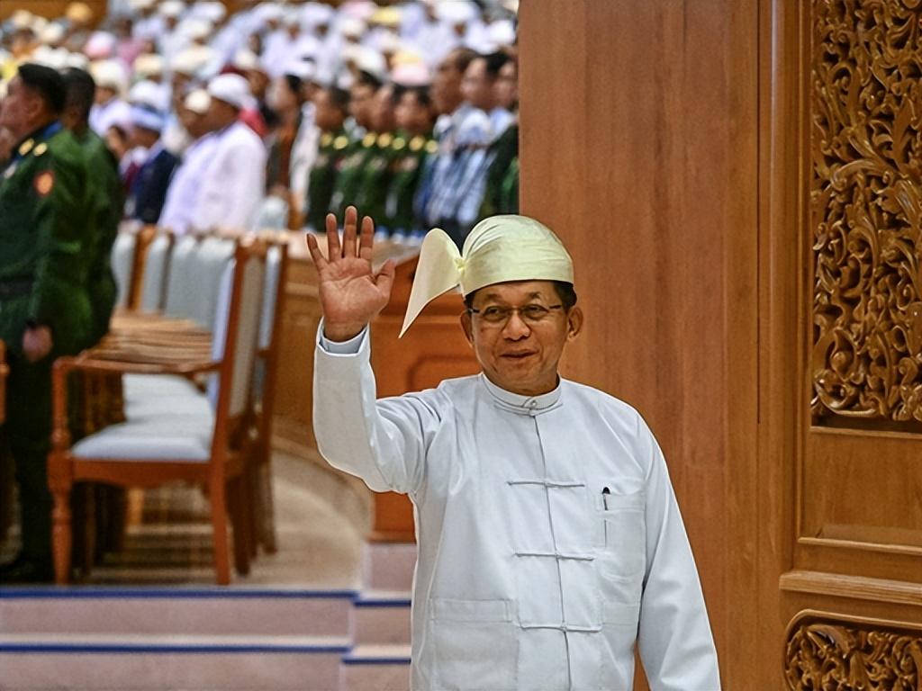 中印泰三边告急！缅甸三线开战，边境贸易通道全断，难民潮压垮邻国。缅甸新政