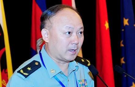 “如果美国介入台海冲突问题，中国会如何回应？”2005年，在北京的一场记者会上，
