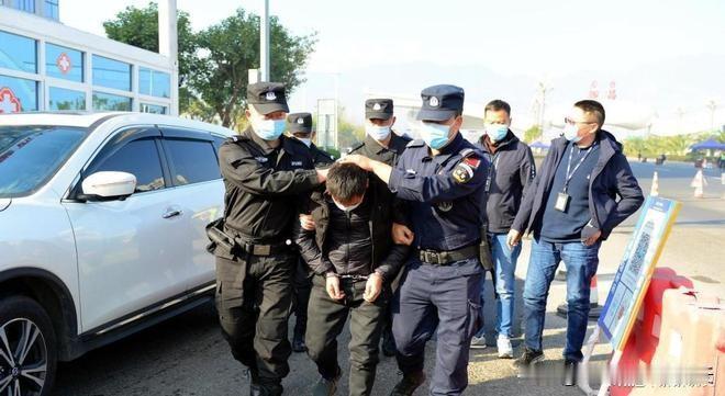 这群人胆子也太大了！深圳这事太吓人！内鬼比外敌更可恨！27人团伙里应外合，妄图