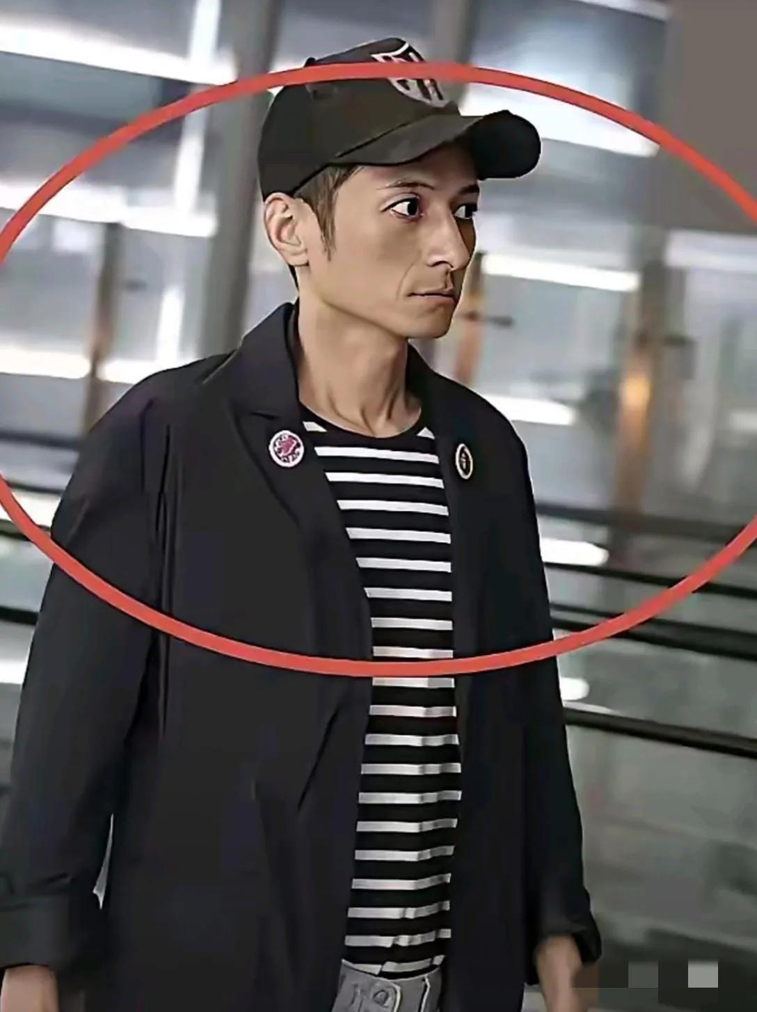 哇塞，久未露面的李维嘉也变得眼嵌缩腮，面黄肌瘦，都快认不出来了，明星都爱追求瘦，