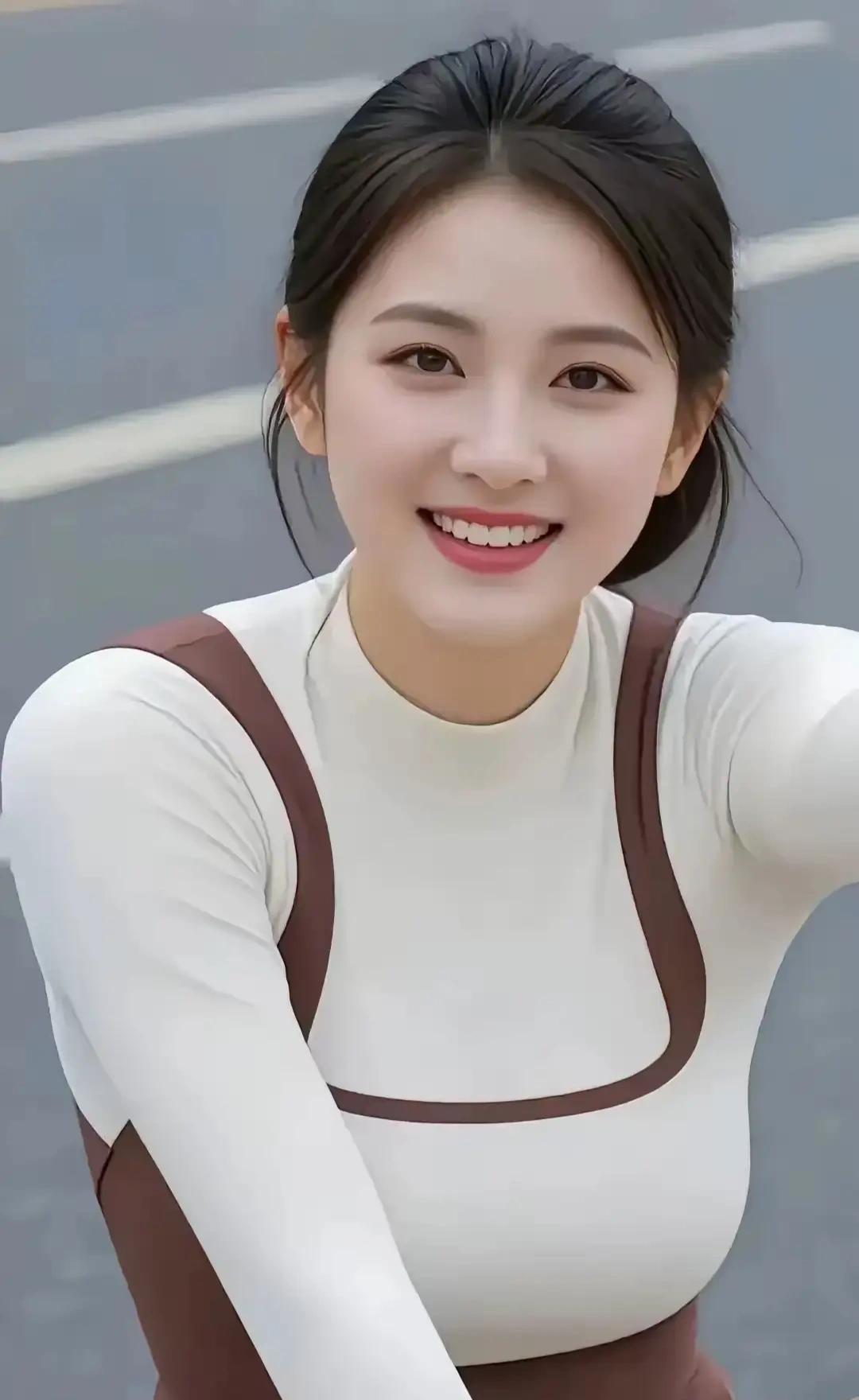 成熟稳重的美女你喜欢吗?独立清醒，活得通透经济、精神都不依附别人，有自己的追