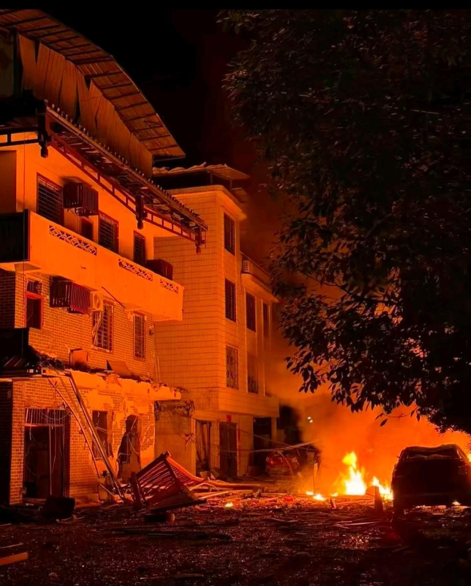 广西兴安爆炸已致7死17伤6月11日凌晨1时40分，桂林兴安县灵湘路发生爆炸，事