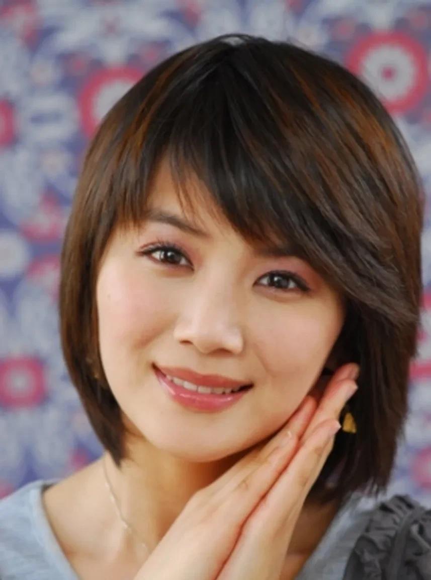 陈思诚同居多年的前女友曹曦文，被抛弃后闪婚嫁马来西亚富豪，火速生下一女，可不到一