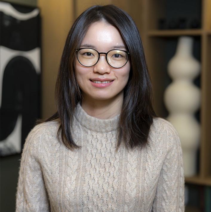 王虹的感谢致辞里，发现了个可怕的问题，她通篇下来感谢的人很多，有在法国的导师还有