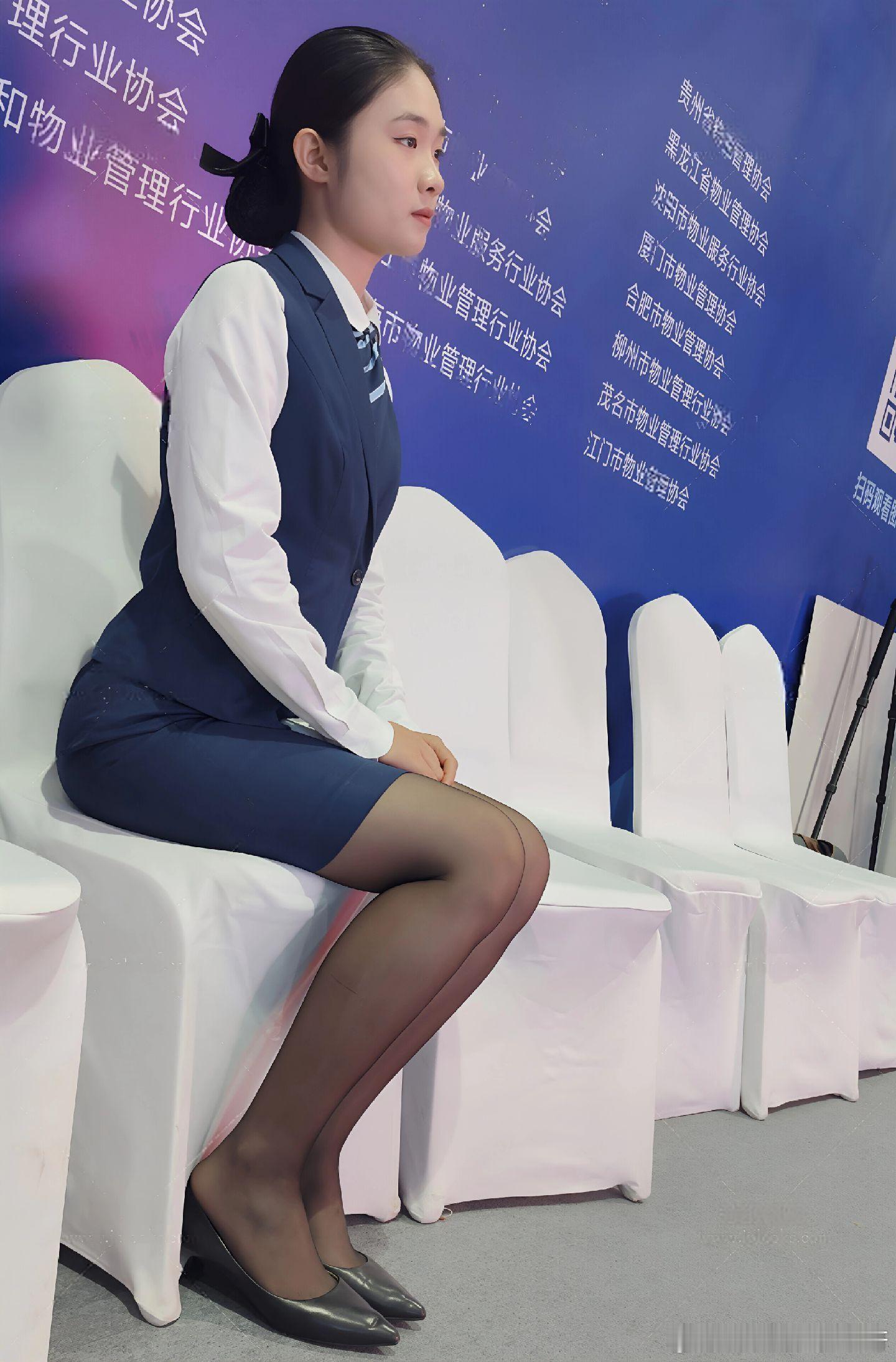 黑丝袜与高跟鞋，制服之美~