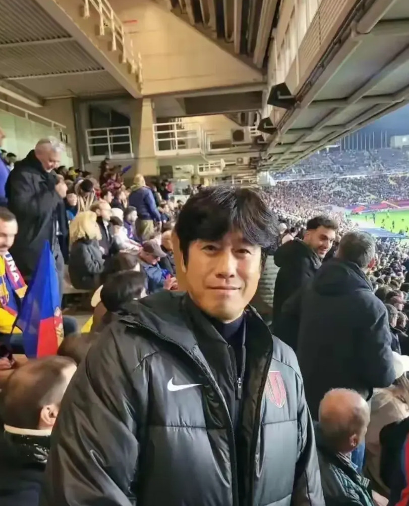 随着伊万即将下课，徐正源成为中国男足主教练的呼声最高，这一情况很值得研讨。《足