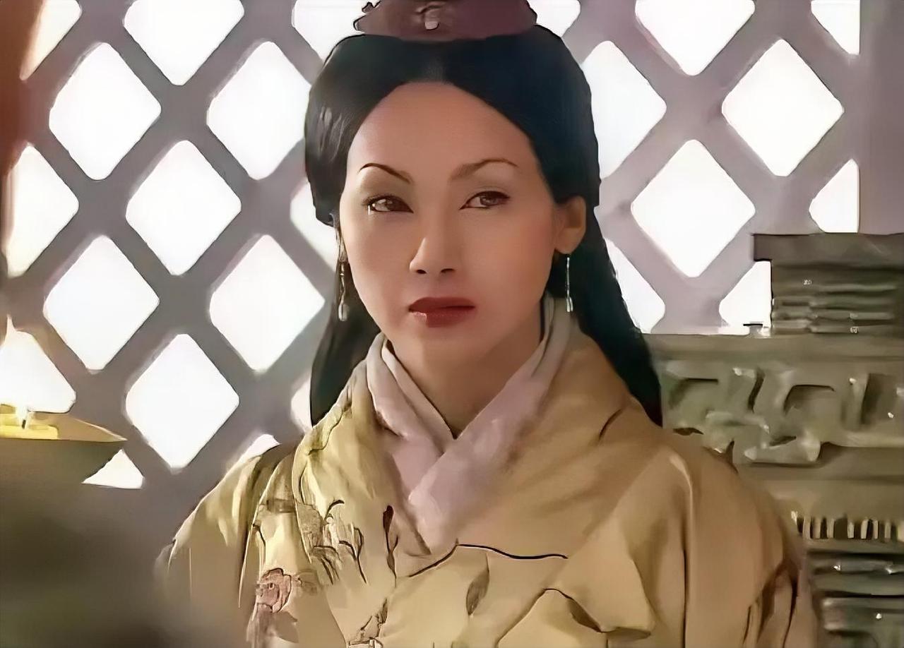 公元前71年的一个夜里，广川王府支起一口大铁锅，锅里煮的，是几个时辰前还顶着修靡
