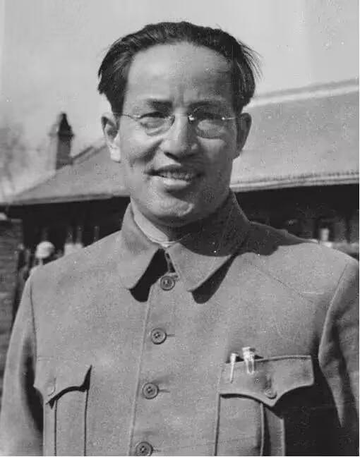 1948年10月1日，义县攻坚战正式打响后，朱瑞为了观察美式150毫米榴弹炮的威